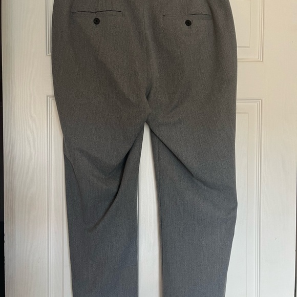 Banana Republic Avery 12 ankle slacks pants. Medium Heather gray color. - Picture 5 of 11